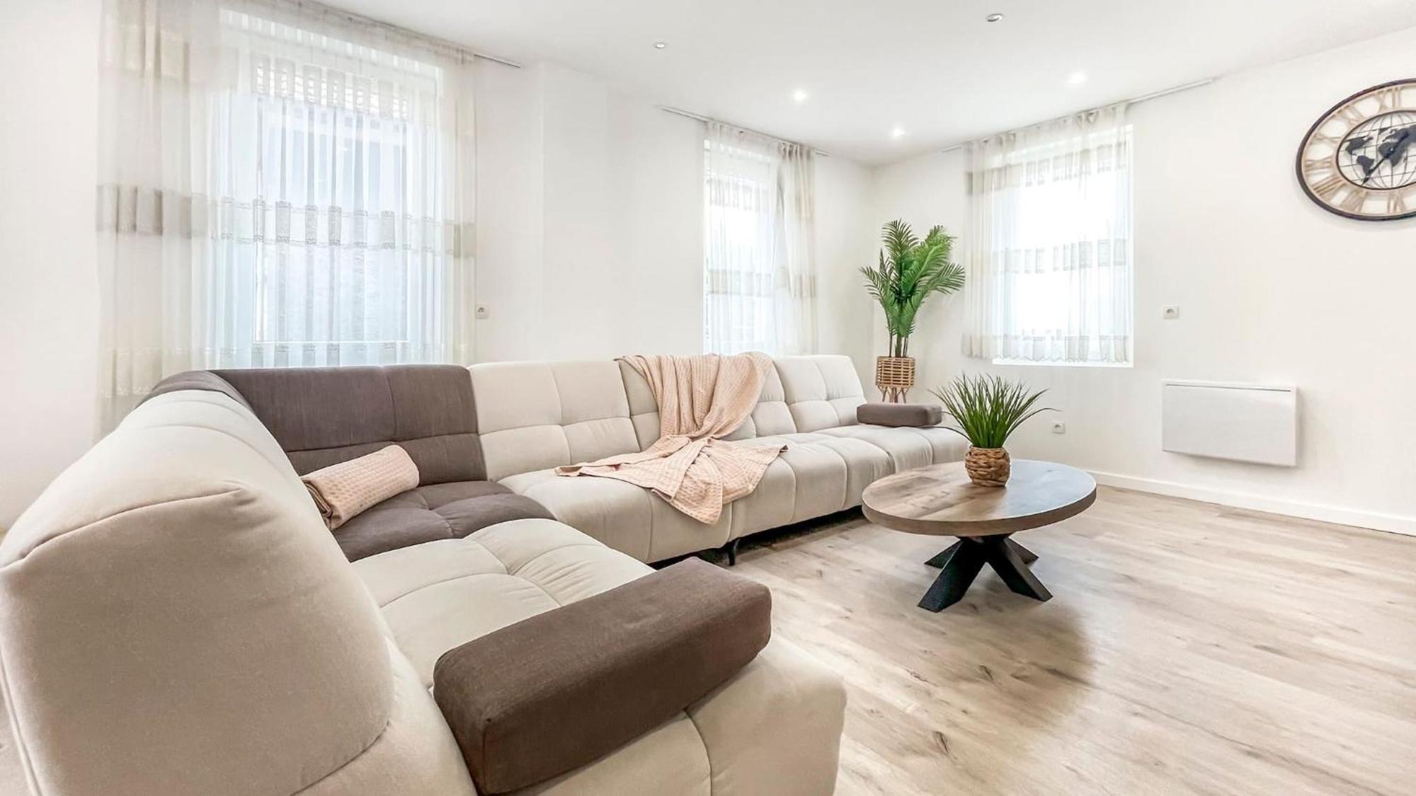 Homey Sakine- Proche Centre- Netflix- Wifi 克吕斯 外观 照片