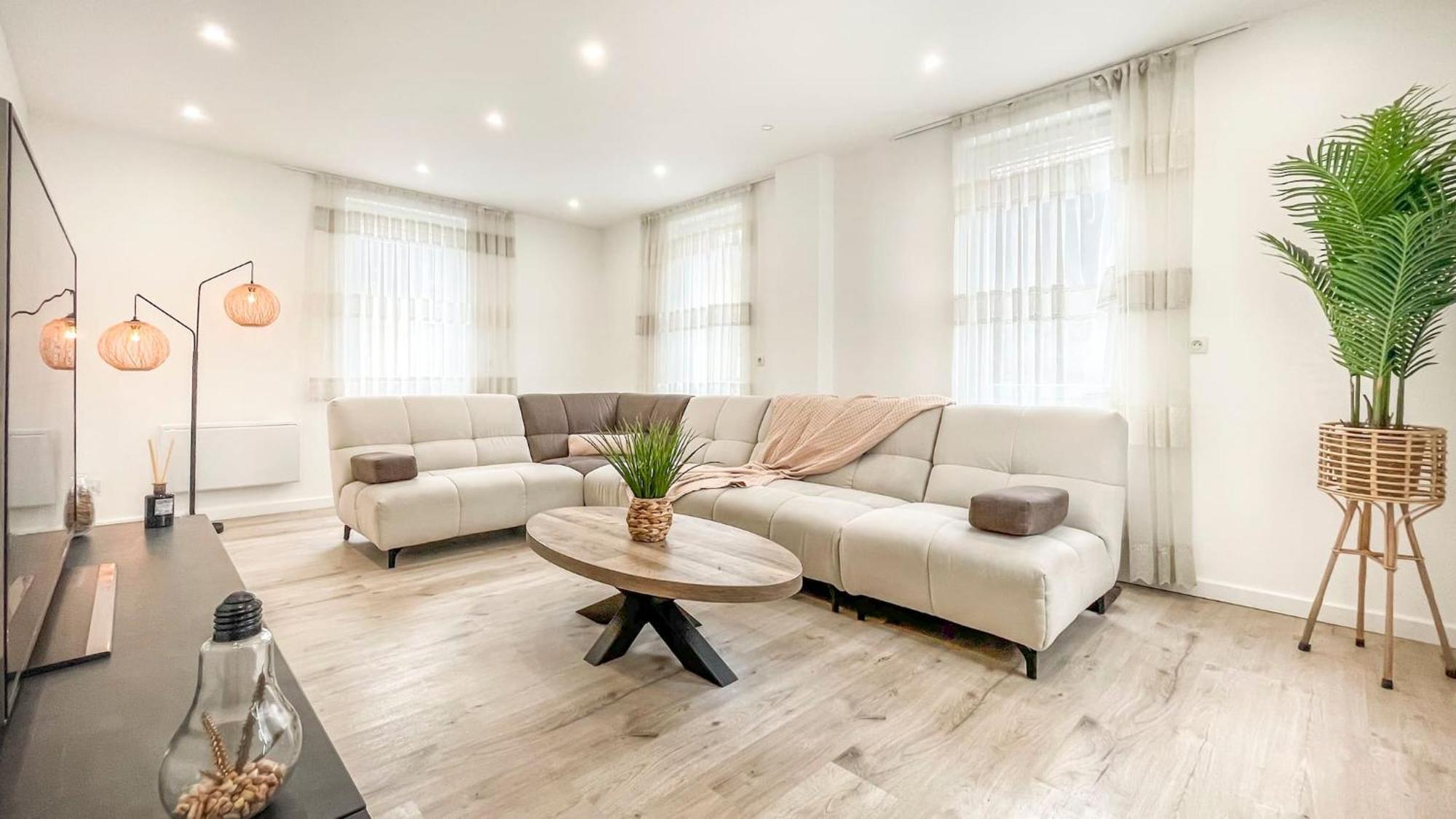 Homey Sakine- Proche Centre- Netflix- Wifi 克吕斯 外观 照片