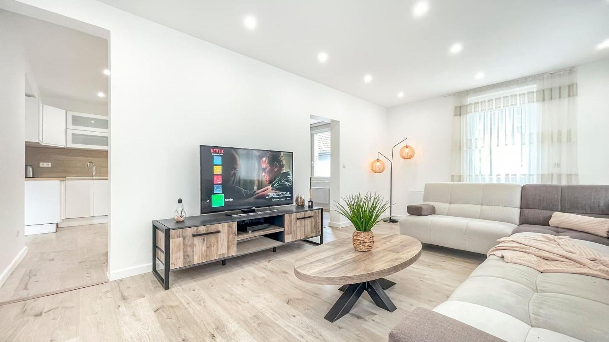 Homey Sakine- Proche Centre- Netflix- Wifi 克吕斯 外观 照片